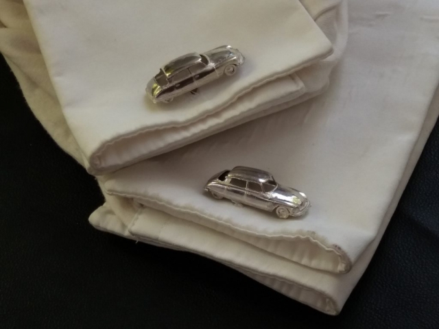 Citroen DS silver miniature 1:160 fullbody cufflinks